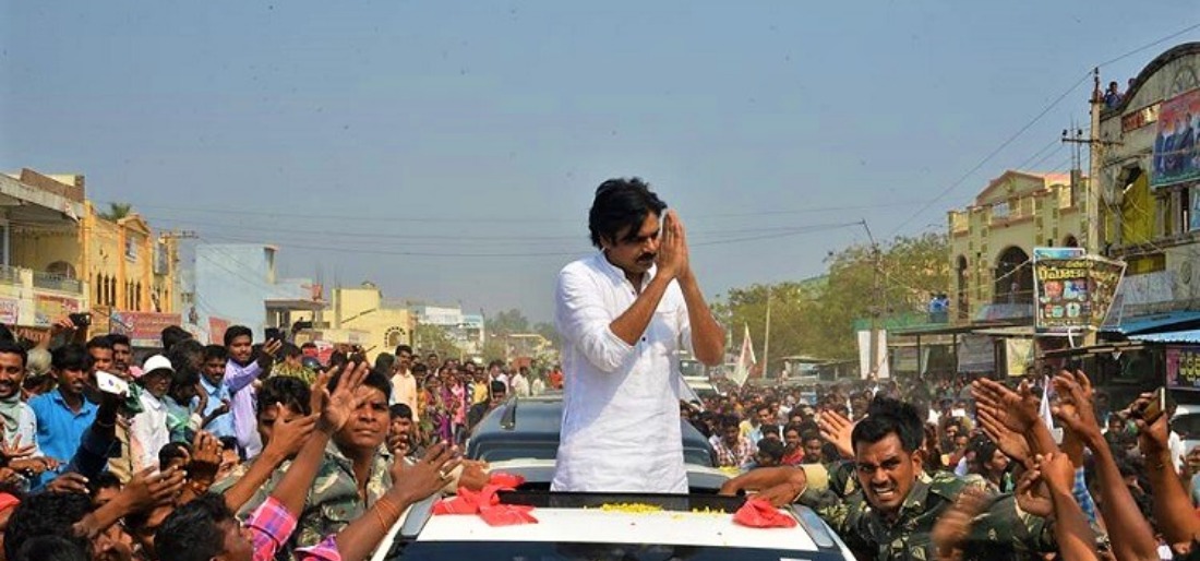 Actor Pawan Kalyan Falls On Car S Roof After Fan Jumps To Hug Him