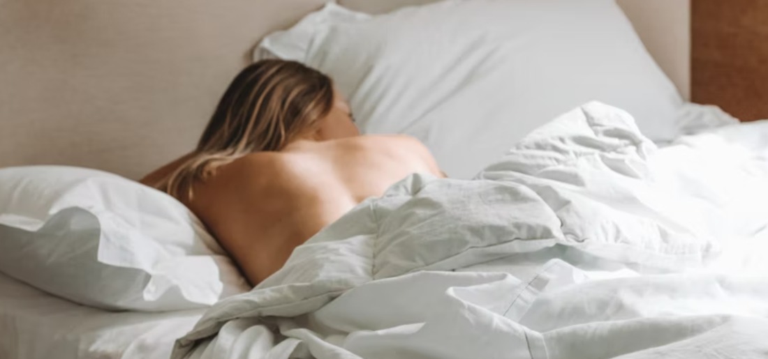 Sleep Experts Asks To Never Sleep Naked