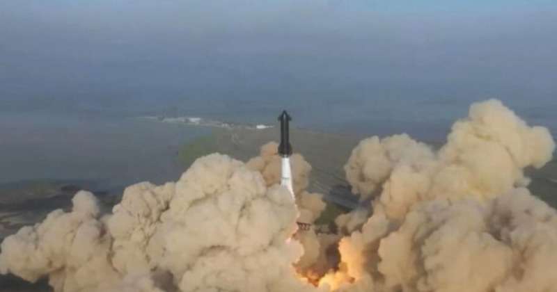 Spacexs Starship Worlds Biggest Rocket Explodes During Test Flight