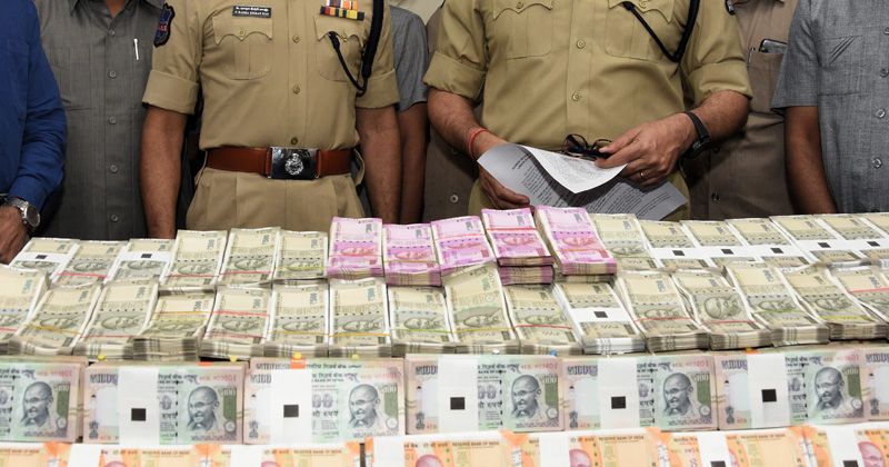 Two Years After Note Ban Traders Start Hoarding Cash Again Rs 35