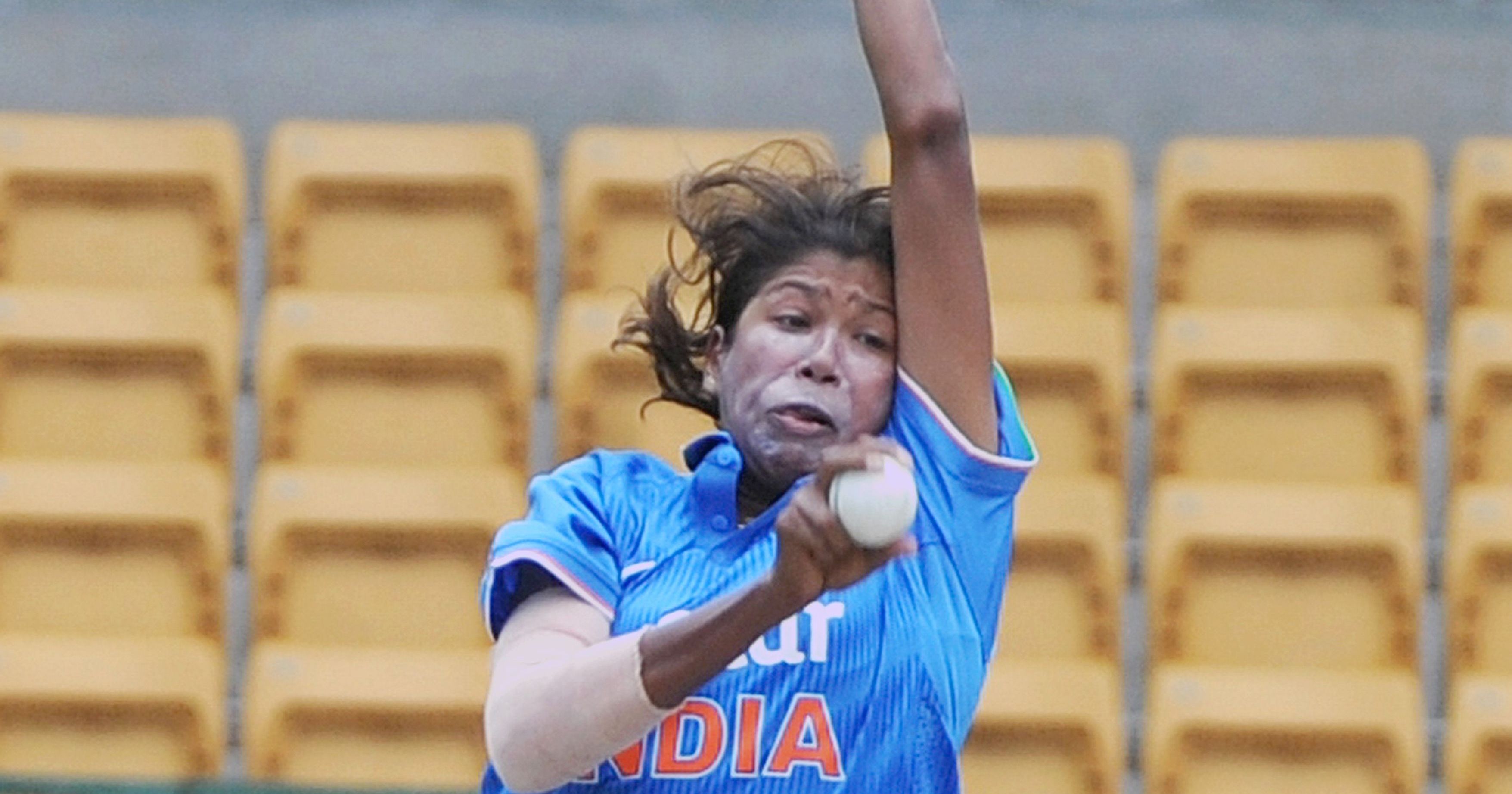 Unbelievable But True India S Veteran Bowler Jhulan Goswami Remembers