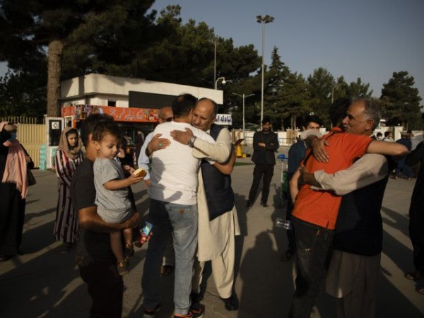 No Way To Out These Heartbreaking Images Reveal The Chaos At Kabul Airport