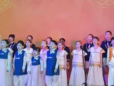 south korean kids sing vaishnav jan