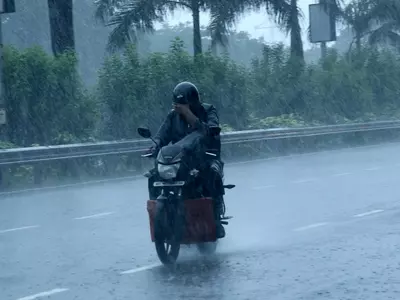 Heavy Rains Lashes Mumbai