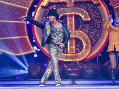 Tiger Shroff Gives Michael Jackson Twist To Khalibali Song