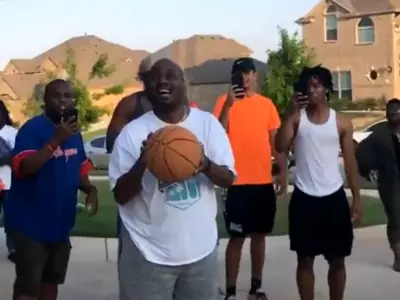 This US Blind Man Shooting A Perfect Basket On His First Throw Will Leave You Teary-Eyed!
