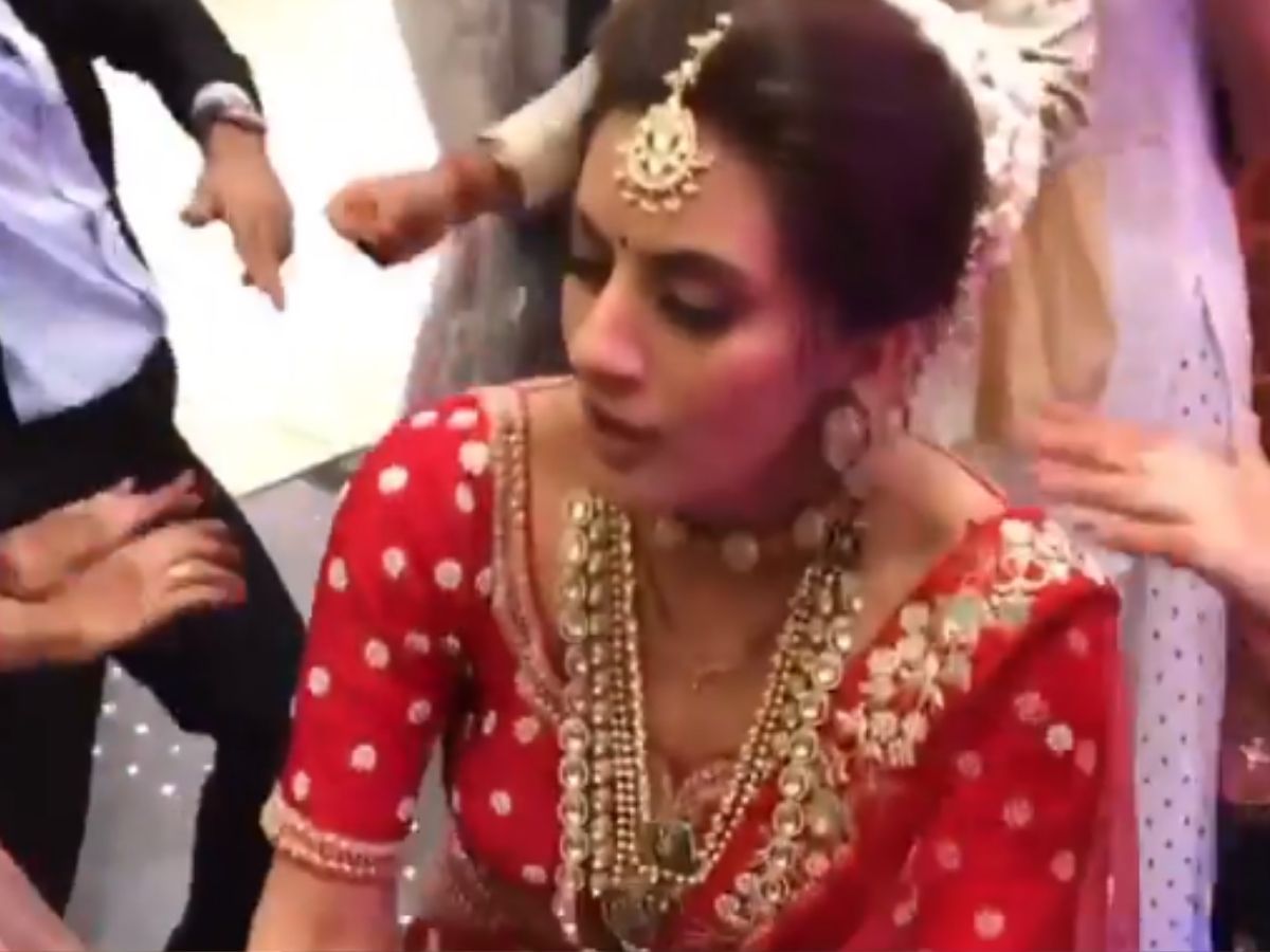 Mere Wall: Karan Randhawa (Official Video) Tunisha Sharma | Rav Dhillon | Punjabi  Song | GeetMP3 - YouTube