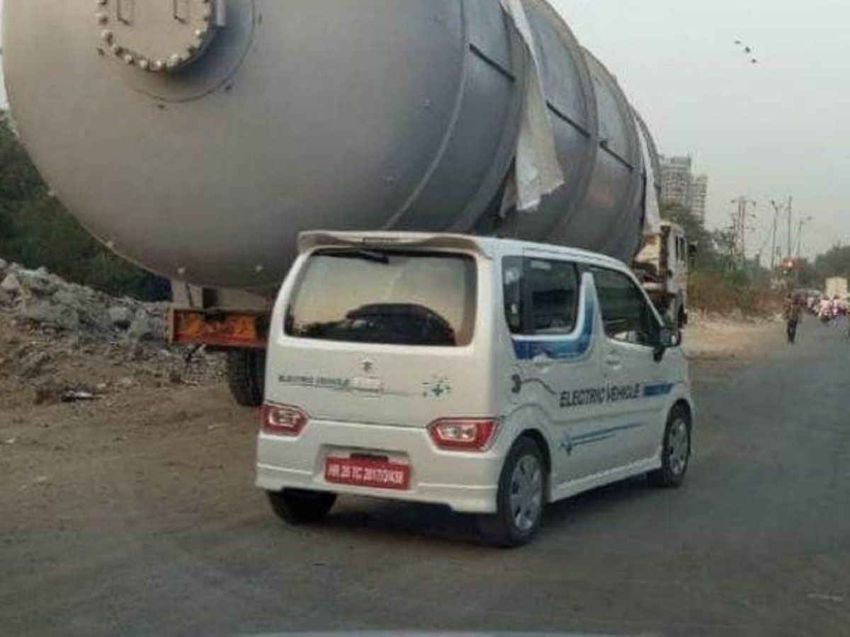 Maruti suzuki charging outlet car