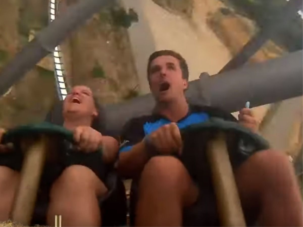 Watch Guy In A Roller Coaster Superbly Catches A Dropped Phone