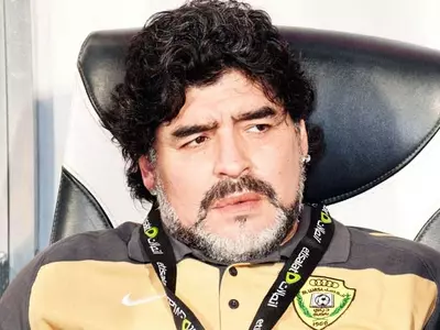Maradona takes another swipe at Pele