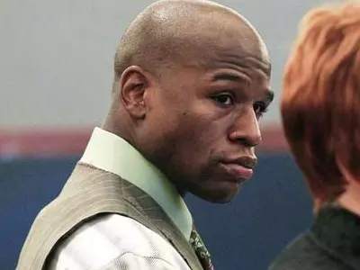 Boxer Mayweather gets 90 jail days in Vegas case