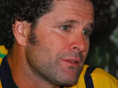 Ex-Kiwi great Cairns says Ponting is 'elephant in room'