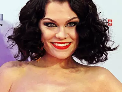 Jessie J 'loves' being in a relationship