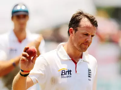 Ten-wicket Swann fires England to big win