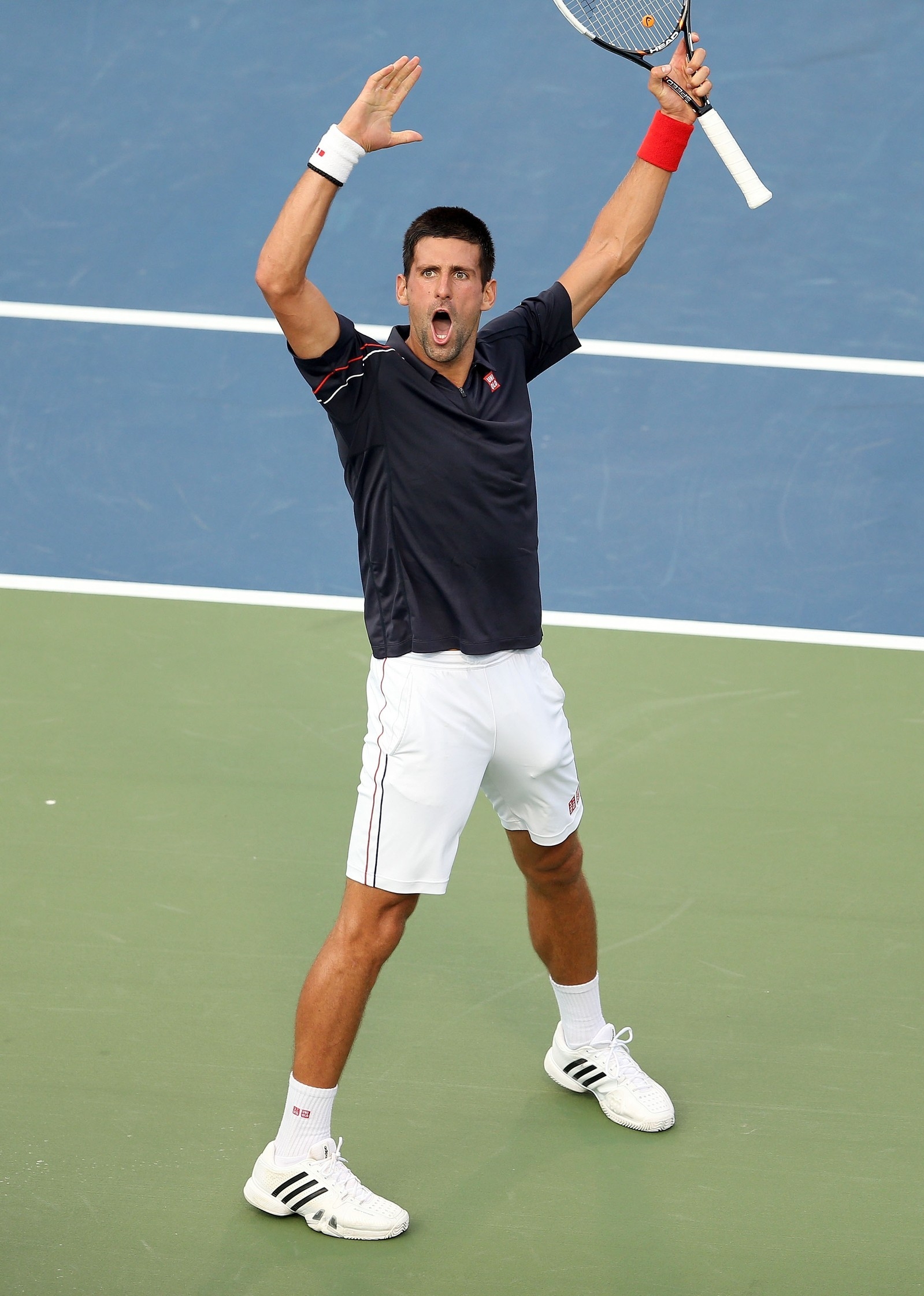 Djokovic advances at Toronto Masters