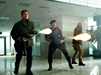Arnold Schwarzenegger and Sylvester Stallone in The Expendables 2