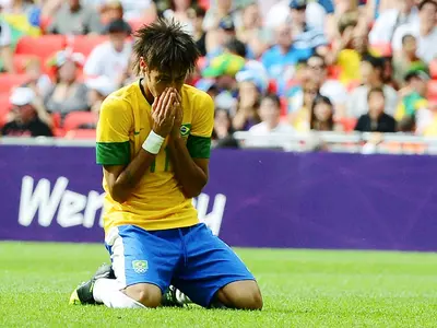 Neymar's father denies bankruptcy fears