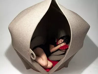 Womb-shaped Chair