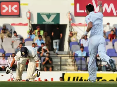 Sachin Tendulkar bowled out by James Anderson