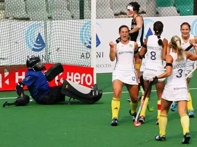 SA in women's London Olympic qualifiers final