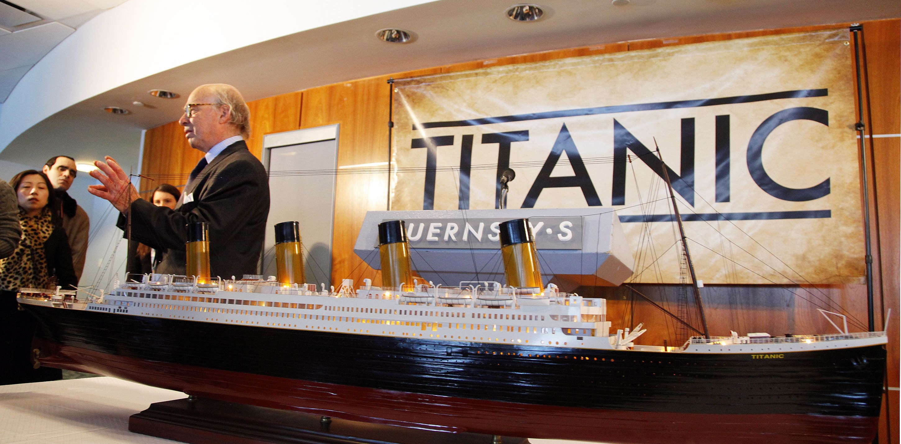 Titanic auction interest rises as 100th mark nears