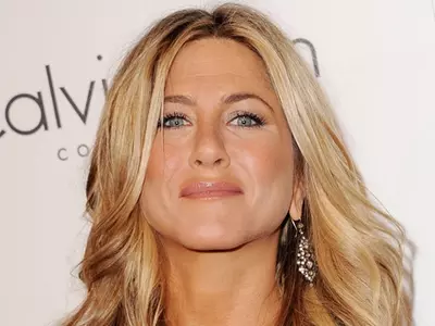 Aniston rumoured to be six months pregnant