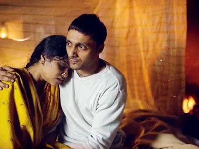 Rahul Bose and Konkona Sen in 'Shesher Kabita'