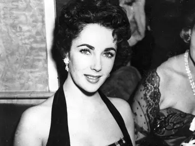 Liz Taylor's painting fetches $2 million in US