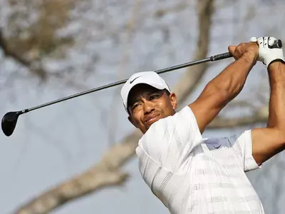 Woods, McIlroy poised for Gulf challenge