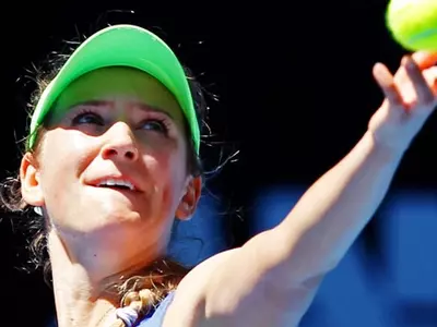 Azarenka enters Australian Open women's final