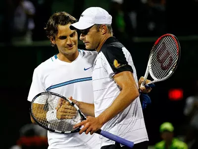 Roddick stuns Federer in three-set thriller in Miami