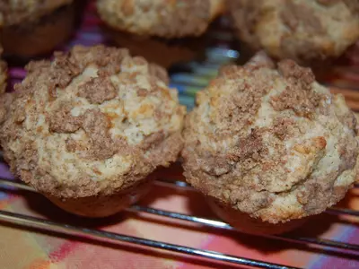 cinnamon streusel muffins