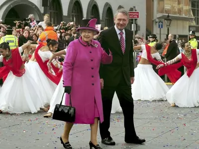 A royal Holi with the Queen