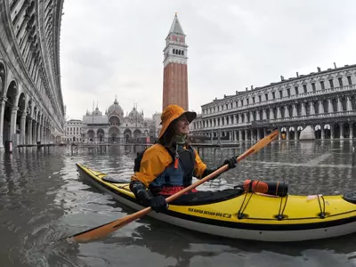Venice continues to sink slowly