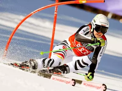 Rebensburg wins 2nd straight giant slalom
