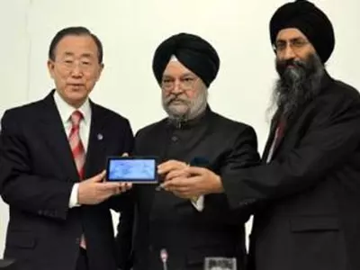 Aakash 2 Tablet Unveiled at UN Headquarters