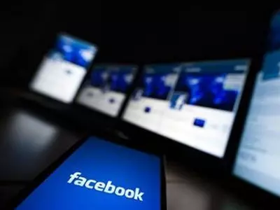 Facebook Mobile Gains Spur Revenue Growth