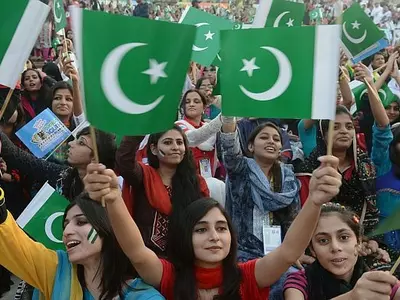 Pakistan Nation Anthem World Record