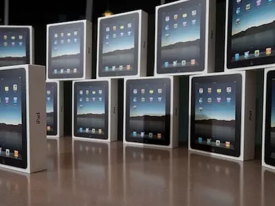 Chinese school replaces books with iPads