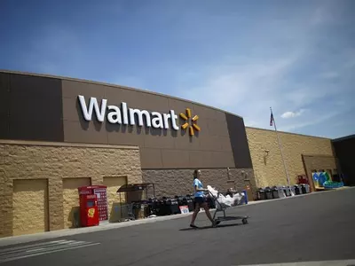Wal-Mart stops selling Amazon Kindles