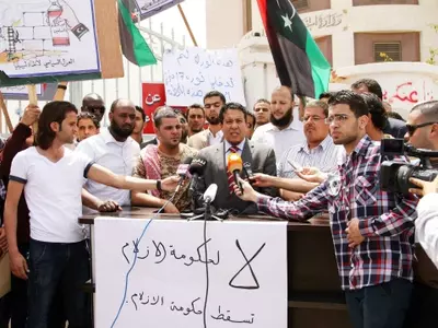 Anti-Gaddafi Gunmen Up in Arms in Libya