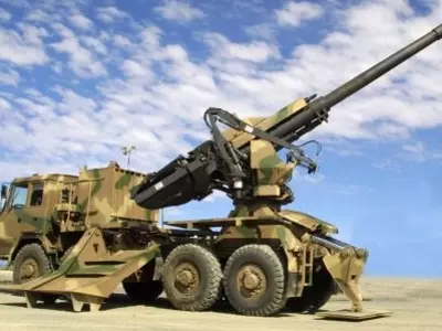 Light-Weight Towed Howitzer field guns