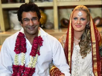 Wasim Akram Marries Shaniera Thompson