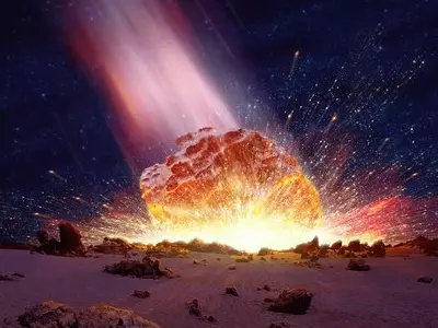 SHOCKING:Meteorite Hits Russia, 100 Injured