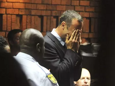 'Blade Runner' Pistorius Sobs in Court