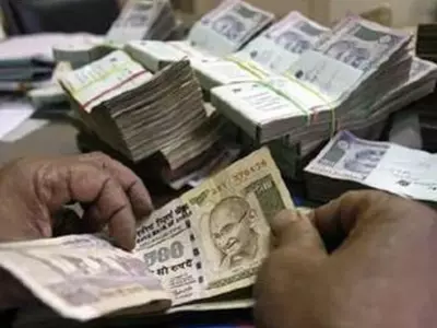 India's Per Capita Income Rises to Rs 5,729