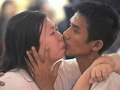 The World's Longest Kiss: Thai Couple Sets Record
