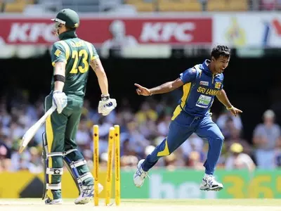 Sri Lanka bundle out Australia for 74