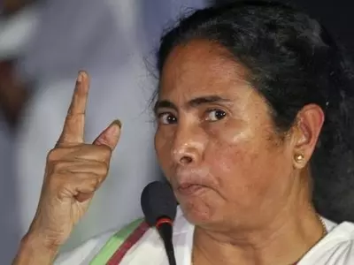 Mamata Banerjee Asks: Should I Beat Up the PM?