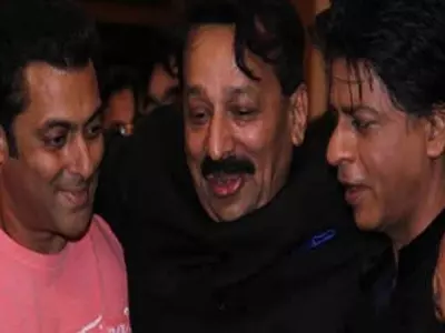 Salman Hugs SRK